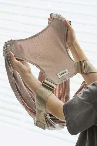 コニー抱っこ紐FLEX SoftBreeze™（サイズ調節可能 / ヘッドサポート付き）